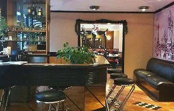 Opera Lafayette 3*
